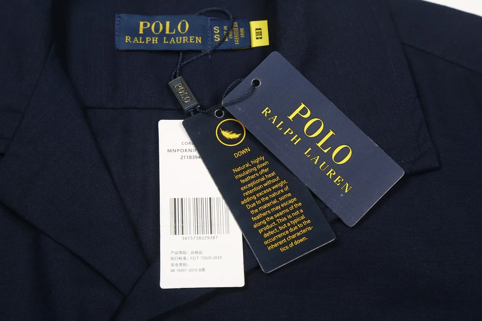 P230 White background picture [High-end quality] Style number: 25055# Color: Navy blue/off-white/ice blue/light pink/chicken yellow/khaki Size: S to XL - Ralph Lauren/Ralph Lauren 25SS Summer popular high-quality old money style Cuban collar pocket style short-sleeved linen couple shirt - originality restoration 95% cotton blended bamboo linen pre-car wash treatment tight and soft texture ✅ - 100% restored workmanship Complete professional shirt with embedded clips in bifurcated sleeves, top button earrings ✅ - Custom dyed original pearlescent white buttons with different sizes ✅ - Special shaped chiffon foil inside the collar door tube, which is not easy to deform and pull ✅ - Ralph Lauren/linen pocket style short-sleeved shirt. It is different from the classic style and has a niche style. It perfectly combines comfort and high-end. An indispensable piece in summer. It is both cool and textured. It is the king of ins style with every snap. It can be used for commuting and vacationing. There’s no pressure to switch between different styles, and the classics never go out of style.